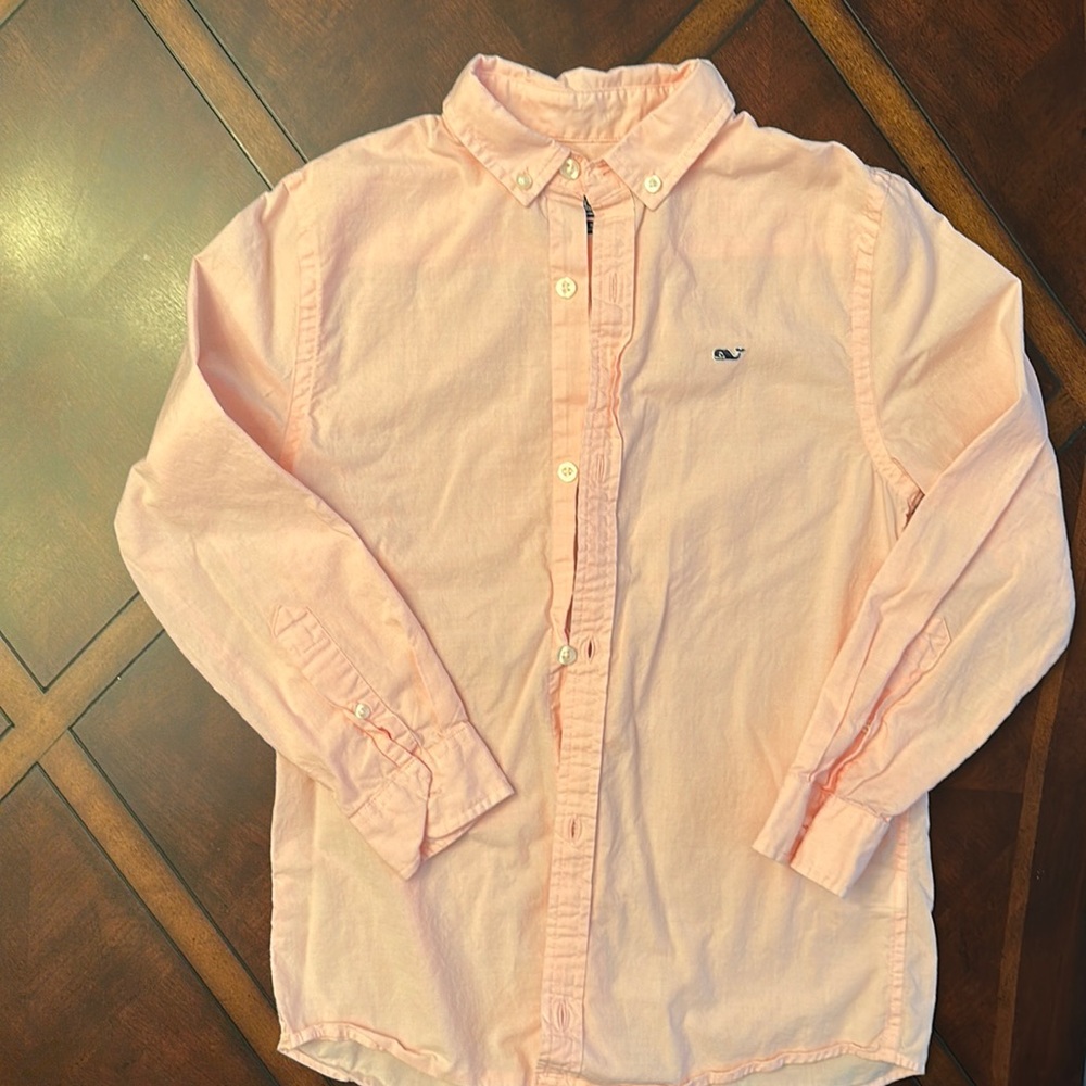 Vineyard Vines button up.  Boys size Small.  Perfect condition.